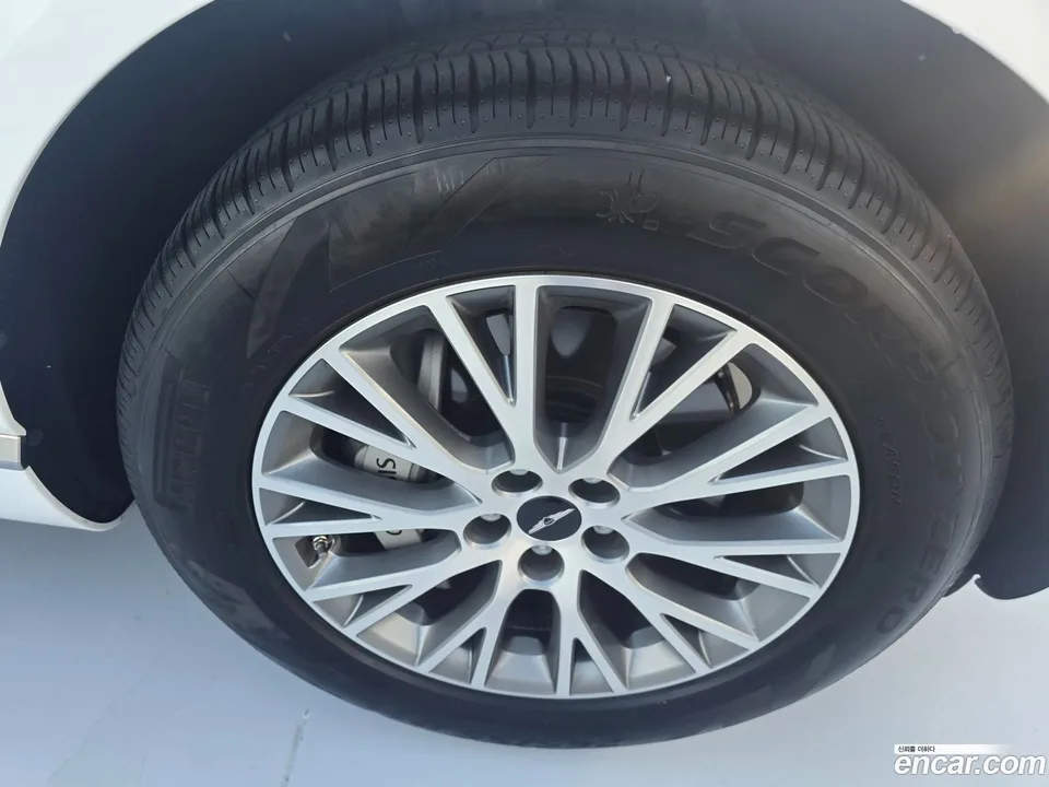 Genesis GV80 2.5T 2WD 2024 — thumbnail 2