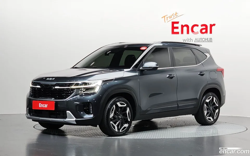 Kia Seltos 1.6 4WD 2023 — photo 1, buy with delivery to Moscow
