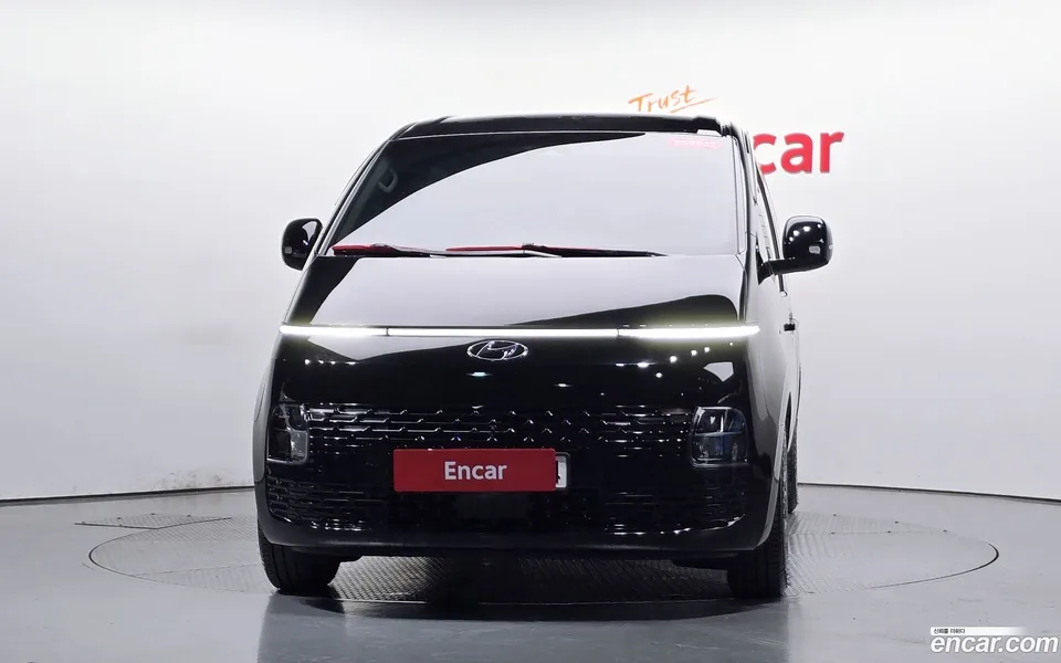 Hyundai Staria L3.5 5 2023 — thumbnail 3
