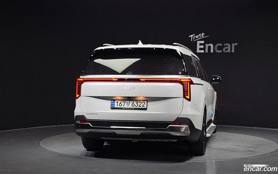 Kia Carnival 7 2024 — thumbnail 4