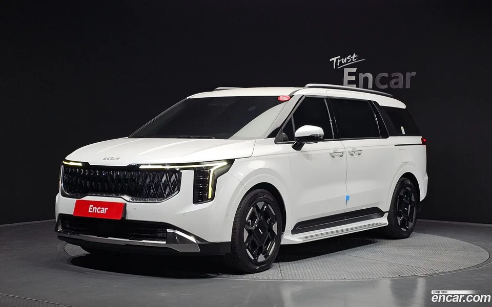 Kia Carnival 7 2024 — photo 1, buy with delivery to Moscow
