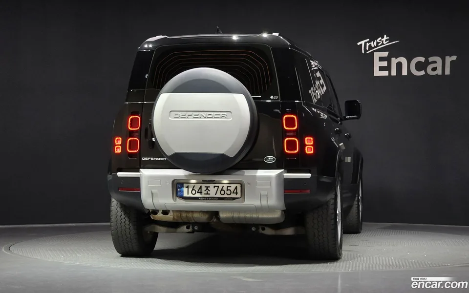 Land Rover Defender 110 D250 SE 2022 — thumbnail 4