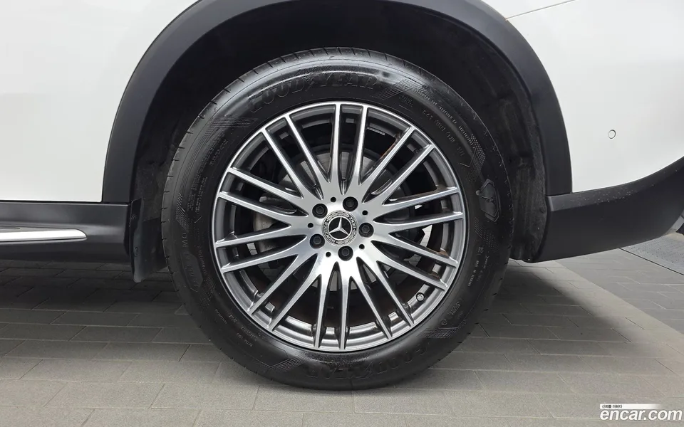 Mercedes-Benz GLC-Class GLC220 d 4MATIC 2024 — thumbnail 2