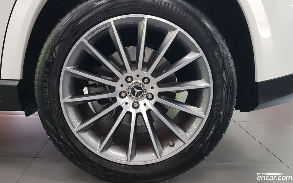 Mercedes-Benz GLE-Class GLE450 4MATIC 2025 — thumbnail 2