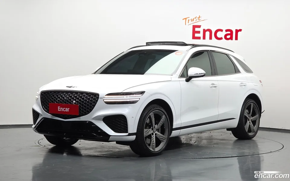 Genesis GV70 2.5T AWD 2023 — photo 1, buy with delivery to Moscow