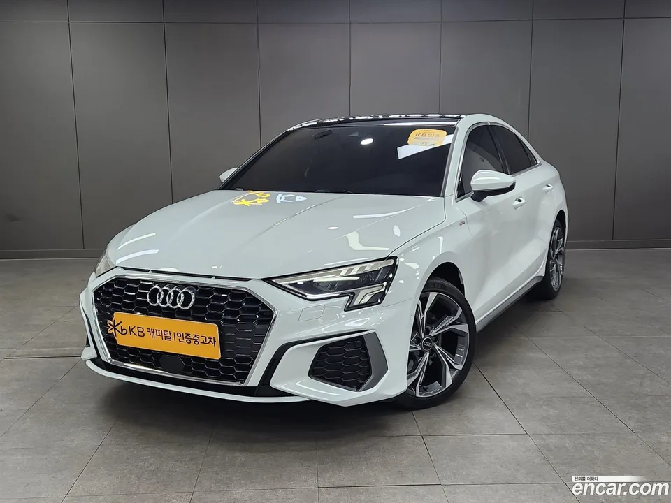 Audi A3 (8Y) 40 TFSI 2023 — фото 1, купить с доставкой в Москву