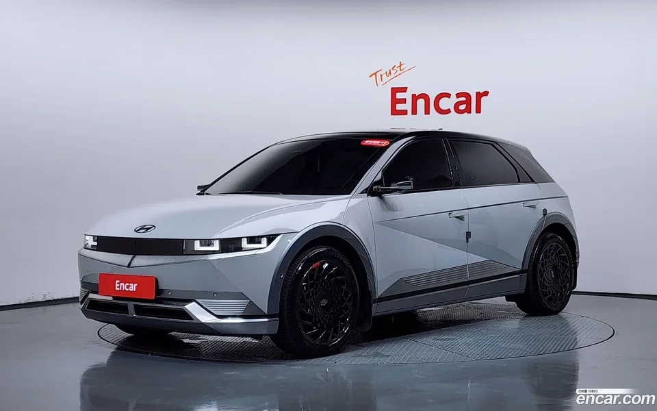 Hyundai Ioniq 5 AWD 2023 — photo 1, buy with delivery to Moscow