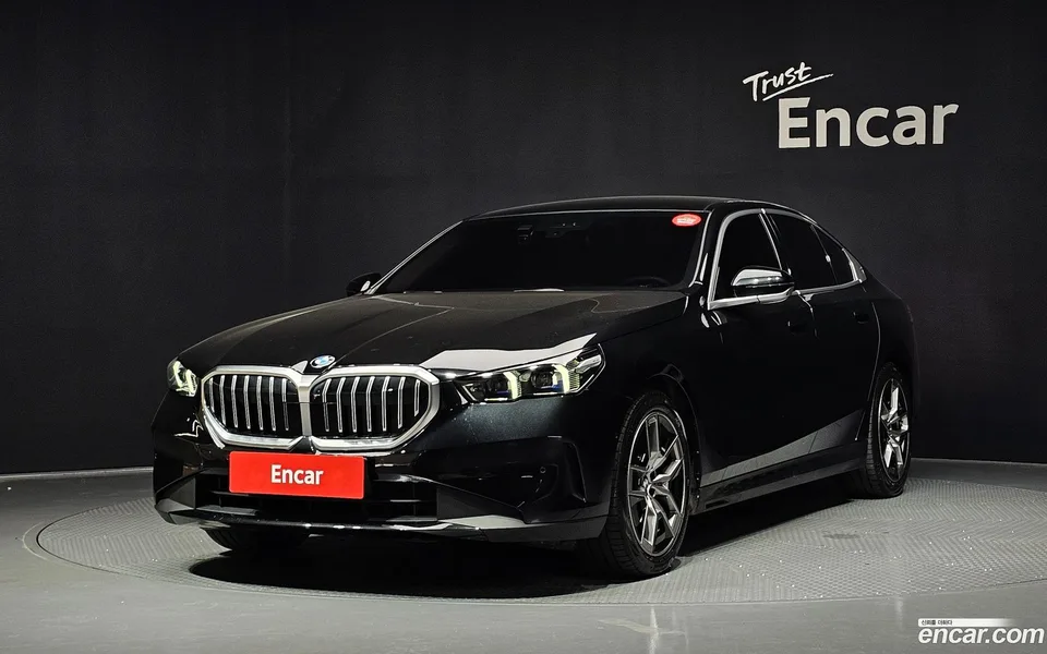 BMW 5 Series 523d 2024 — photo 1, buy with delivery to Moscow