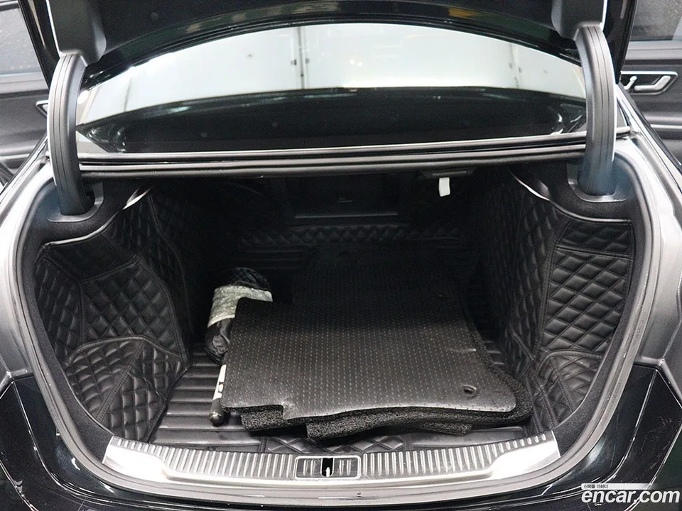 Mercedes-Benz S-Class S500L 4MATIC 2024 — thumbnail 5