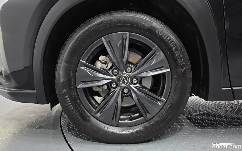 Lexus UX 300h 2.0 2WD 2024 — thumbnail 5