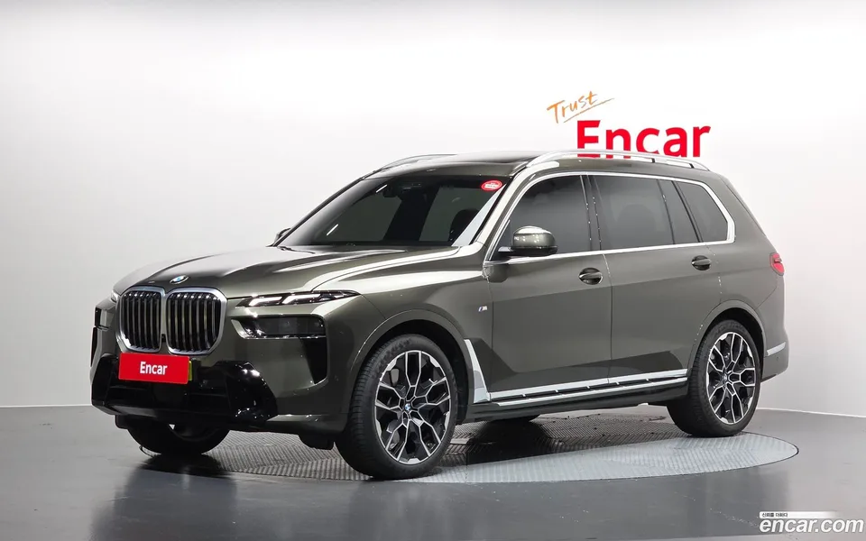 BMW X7 xDrive 40i M 6 2024 — photo 1, buy with delivery to Moscow
