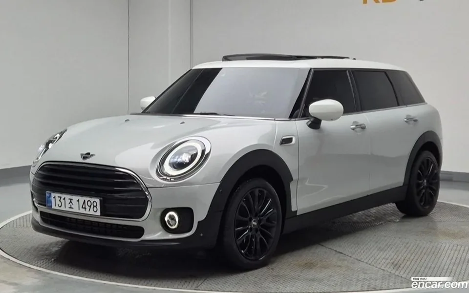 MINI Cooper Clubman 2022 — photo 1, buy with delivery to Moscow