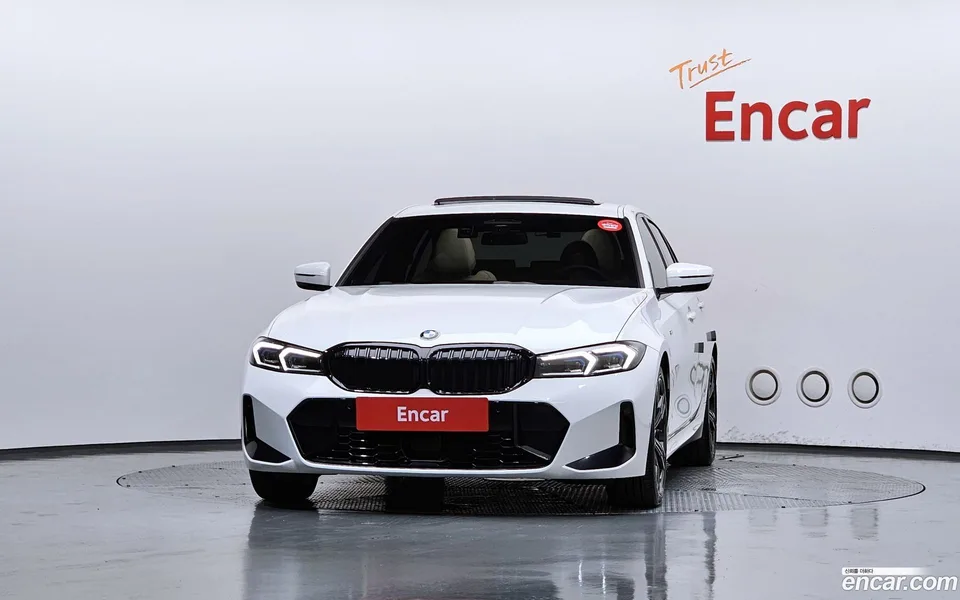 BMW 3 Series 320i M 2024 — thumbnail 3