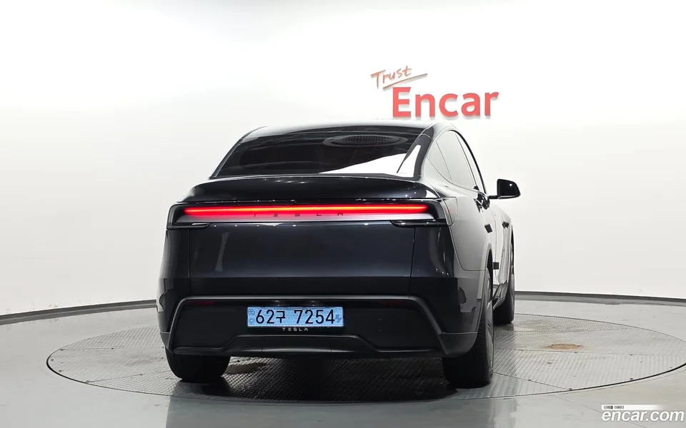 Tesla Model Y RWD 2025 — thumbnail 4