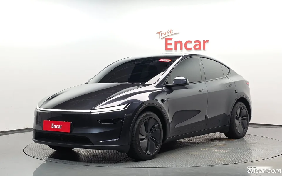 Tesla Model Y RWD 2025 — photo 1, buy with delivery to Moscow