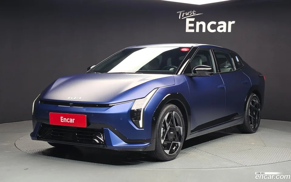 Kia EV4 2WD 2025 — photo 1, buy with delivery to Moscow