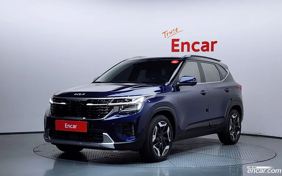 Kia Seltos 1.6 2WD 2023 — photo 1, buy with delivery to Moscow
