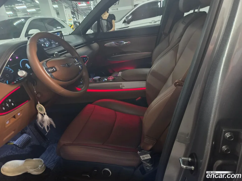 Genesis GV70 2.5T AWD 2023 — thumbnail 2