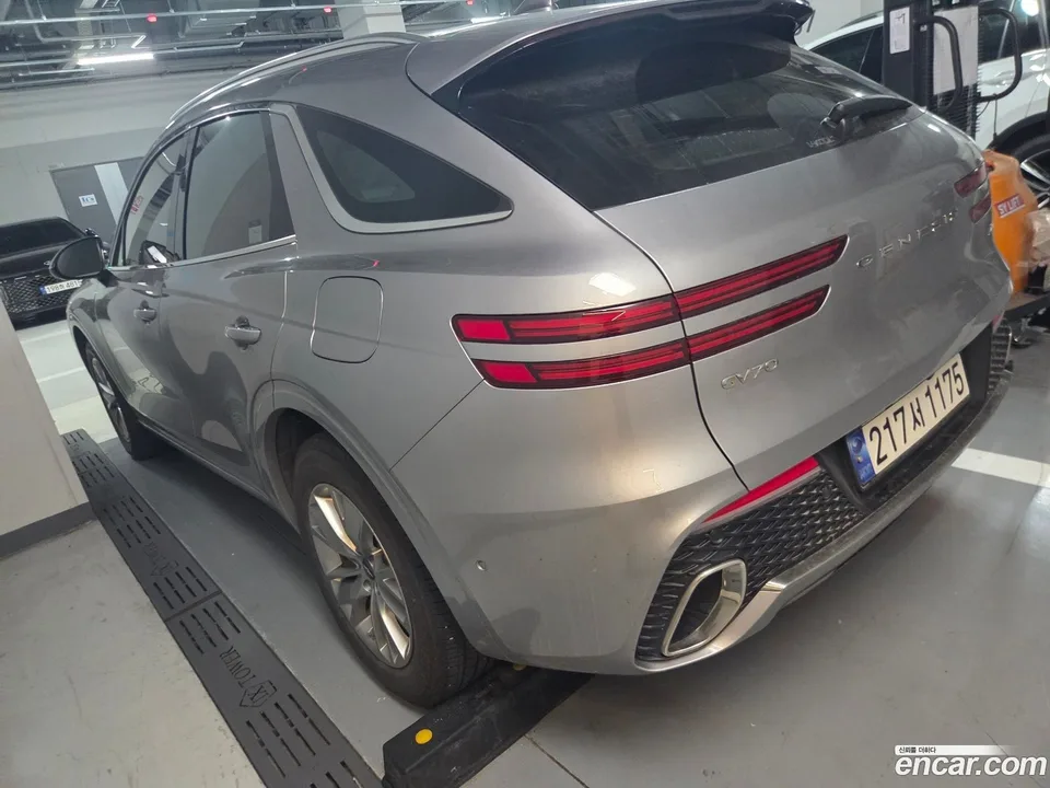 Genesis GV70 2.5T AWD 2023 — thumbnail 3
