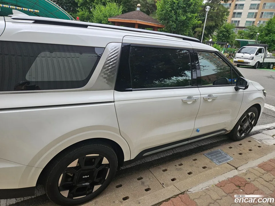 Kia Carnival HEV 9 2025 — thumbnail 3