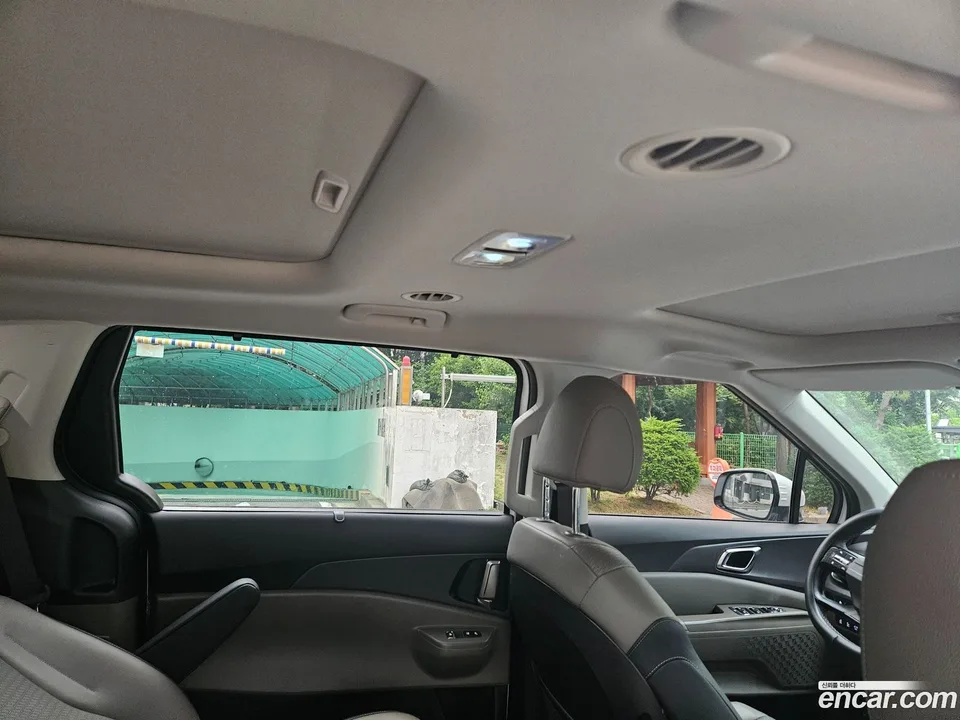 Kia Carnival HEV 9 2025 — photo 1, buy with delivery to Moscow