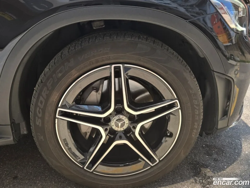 Mercedes-Benz GLC-Class GLC300 4MATIC 2023 — thumbnail 4
