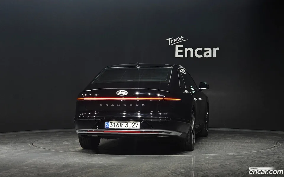 Hyundai Grandeur Hybrid 2023 — thumbnail 4