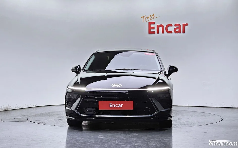 Hyundai Sonata The Edge Hybrid 2023 — миниатюра 3
