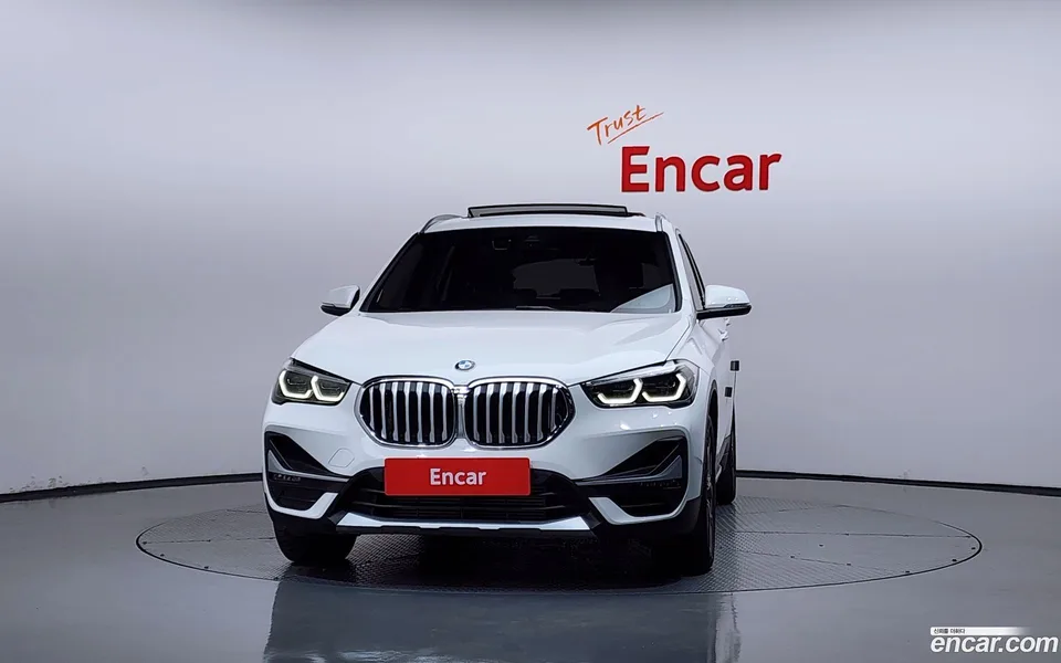 BMW X1 xDrive 20i xLine 2022 — thumbnail 3