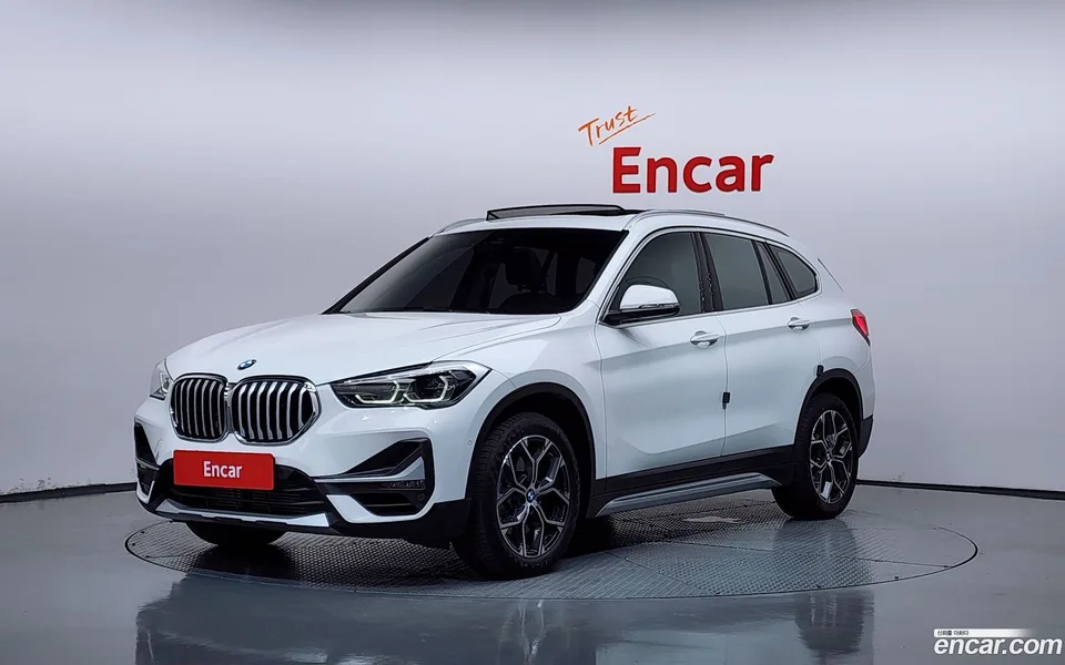 BMW X1 xDrive 20i xLine 2022 — photo 1, buy with delivery to Moscow
