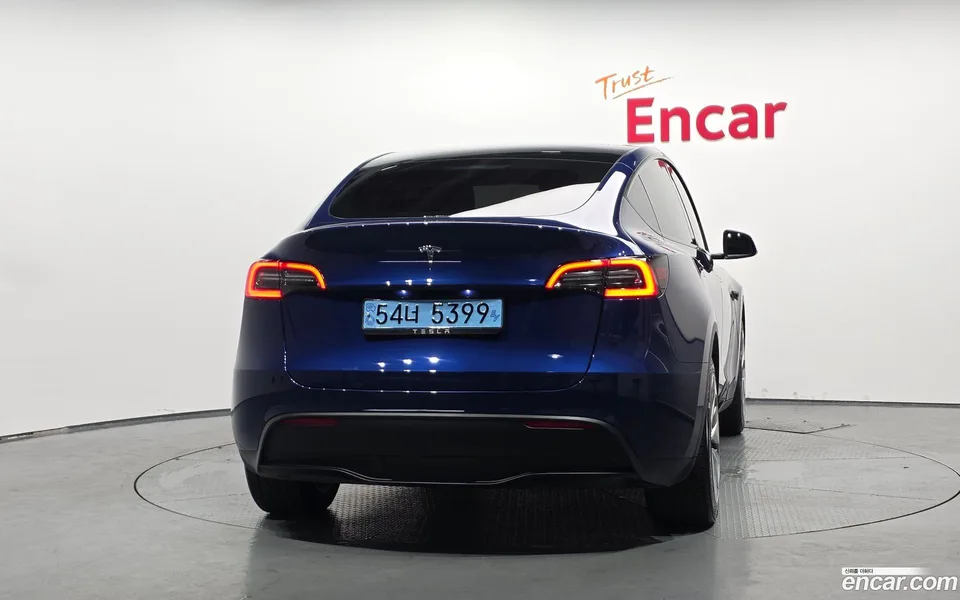 Tesla Model Y RWD 2023 — thumbnail 4