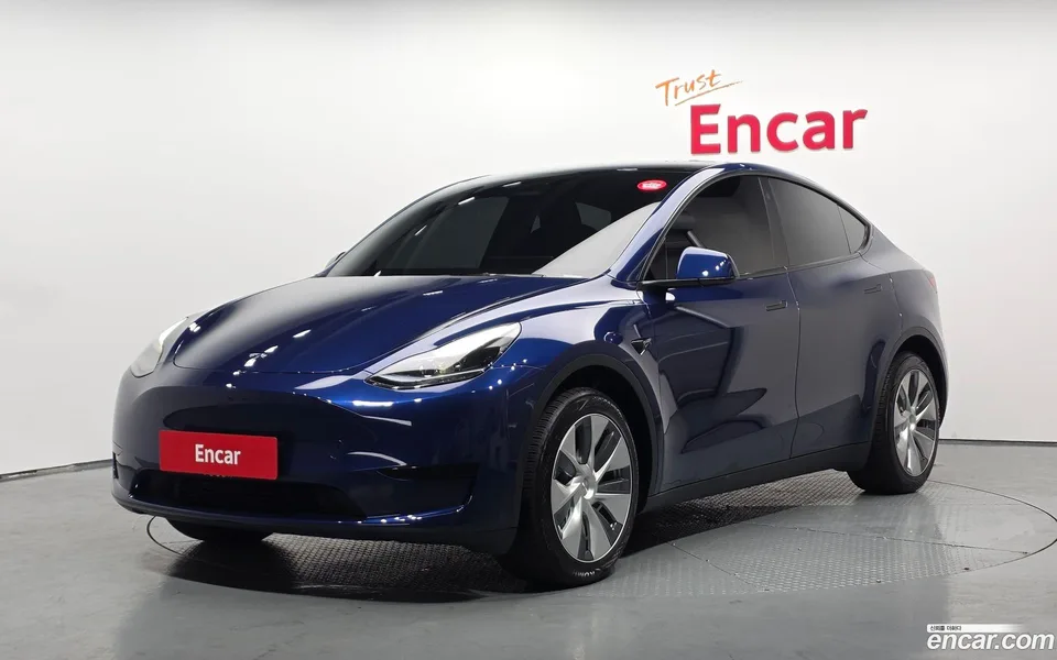 Tesla Model Y RWD 2023 — photo 1, buy with delivery to Moscow