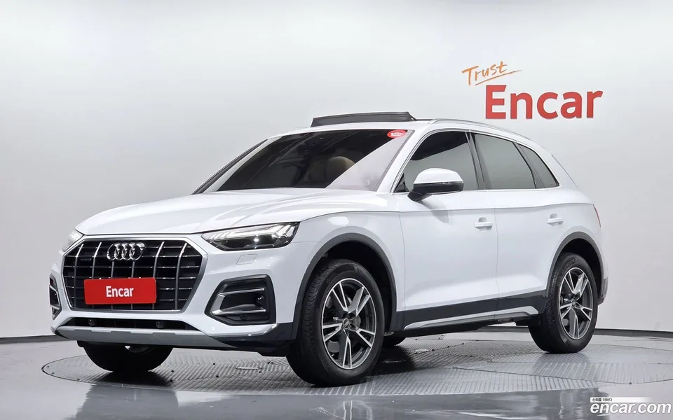 Audi Q5 45 TFSI 2022 — photo 1, buy with delivery to Moscow