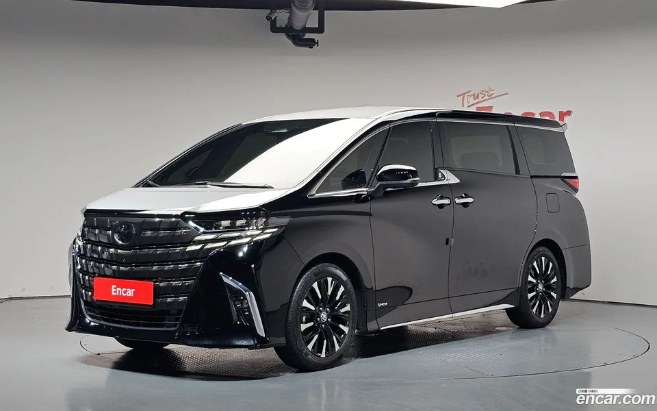 Toyota Alphard 2.5 HEV AWD 2023 — photo 1, buy with delivery to Moscow