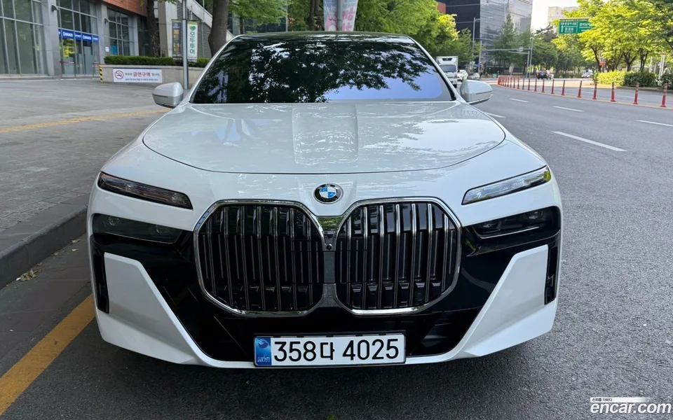 BMW 7 Series 740d xDrive M 2026 — photo 1, buy with delivery to Moscow