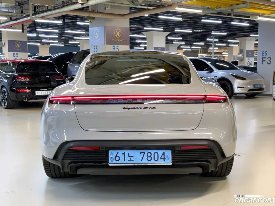Porsche Taycan GTS 2022 — thumbnail 4