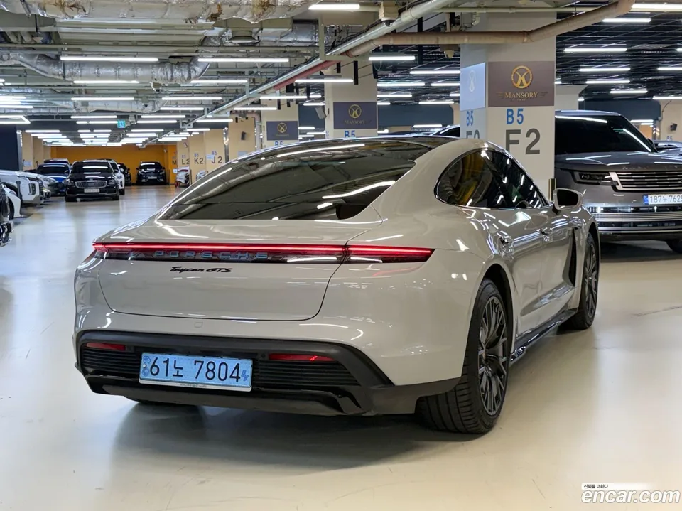 Porsche Taycan GTS 2022 — thumbnail 5