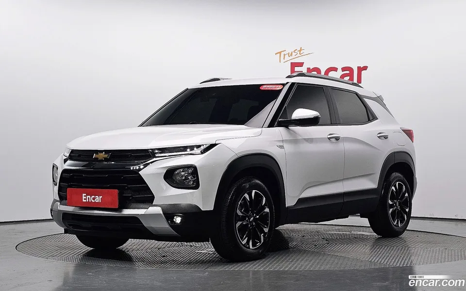 Chevrolet Trailblazer 1.3 2WD 2022 — photo 1, buy with delivery to Moscow