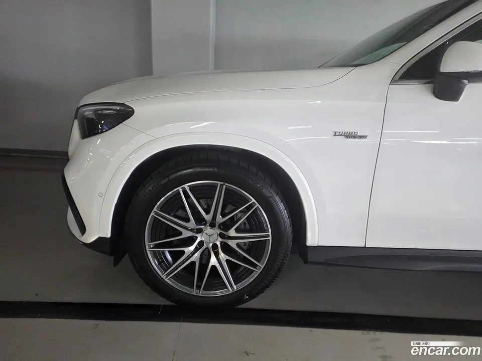 Mercedes-Benz GLC-Class AMG GLC43 4MATIC 2025 — thumbnail 5
