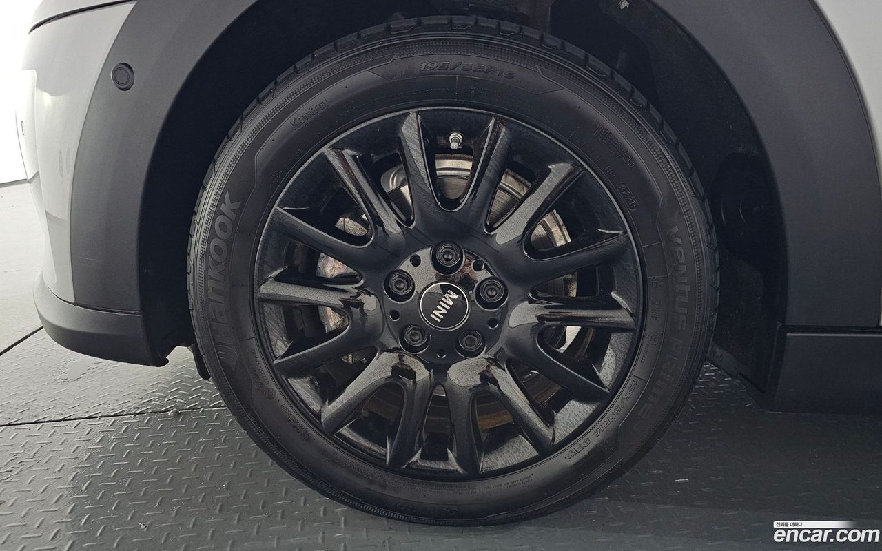 MINI Cooper 2024 — 5