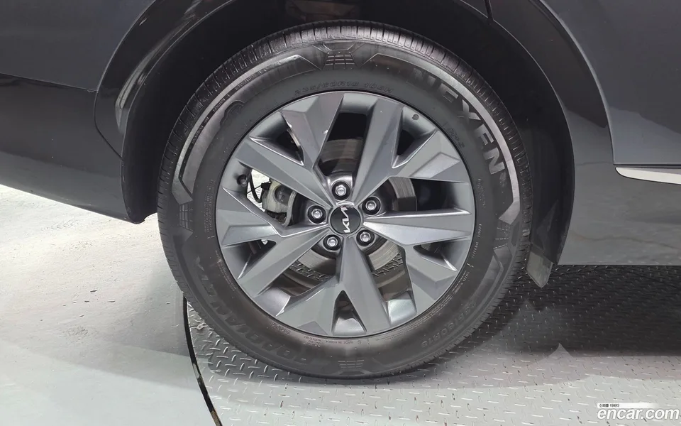 Kia Sportage 1.6 2WD 2023 — thumbnail 2