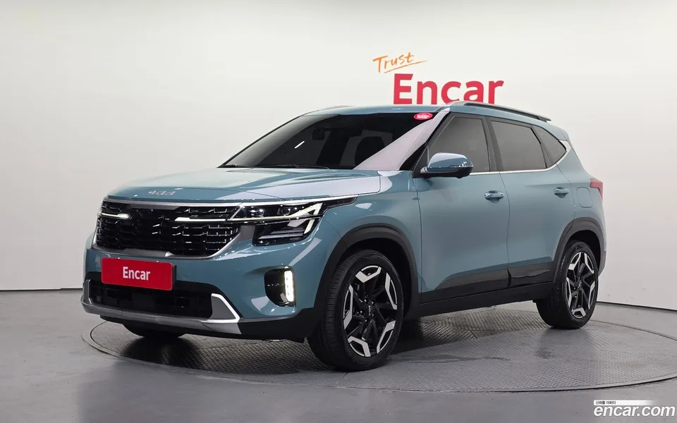Kia Seltos 2.0 2WD 2022 — photo 1, buy with delivery to Moscow
