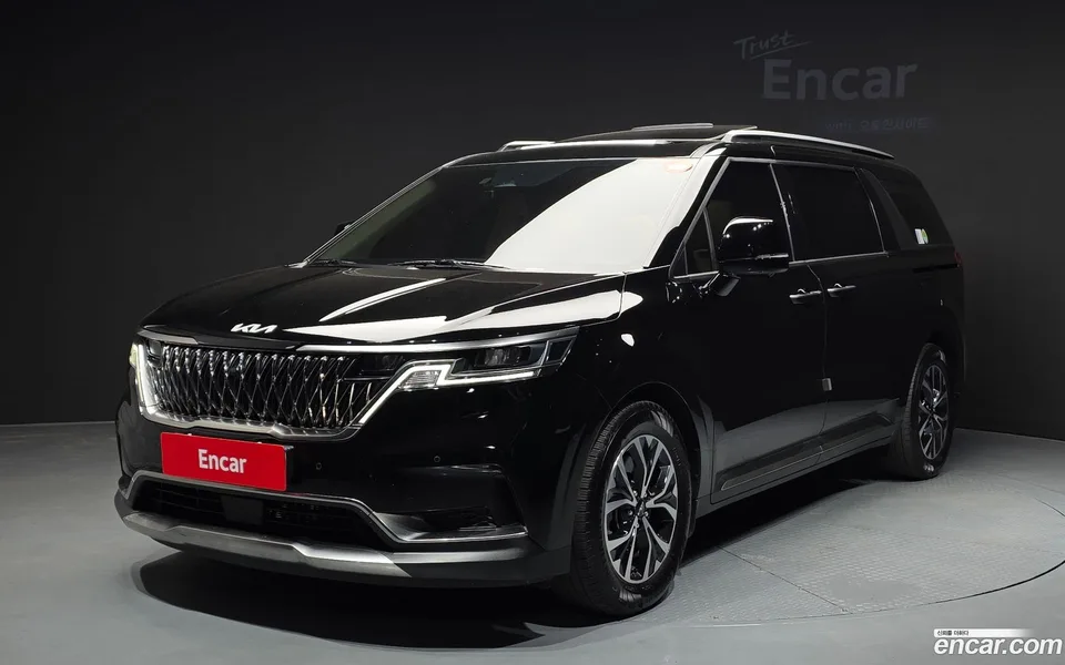 Kia Carnival 11 2023 — фото 1, купить с доставкой в Москву