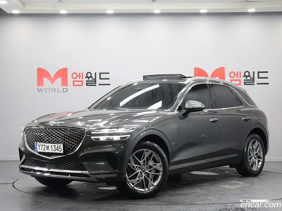 Genesis GV70 2.5T AWD 2023 — photo 1, buy with delivery to Moscow