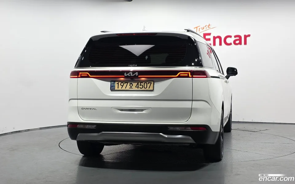 Kia Carnival 9 2022 — thumbnail 4
