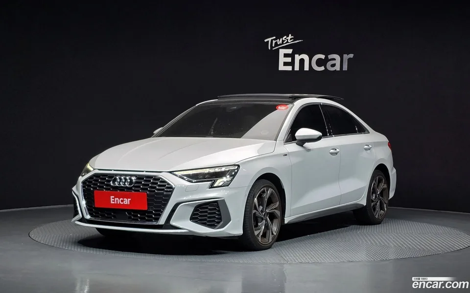 Audi A3 (8Y) 40 TFSI 2023 — photo 1, buy with delivery to Moscow