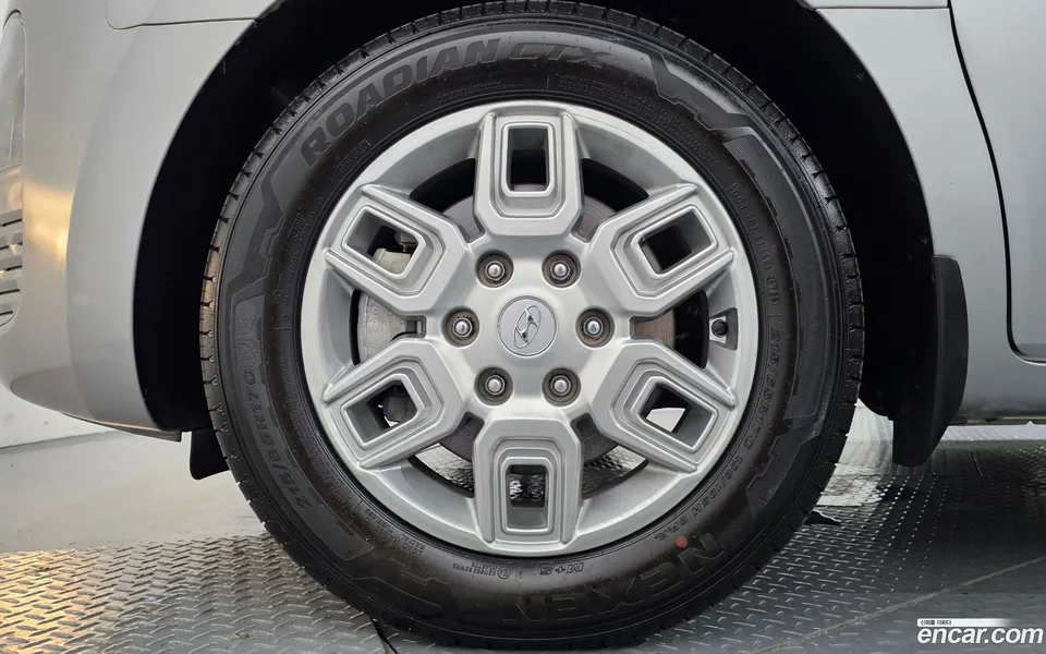 Hyundai Staria 11 2023 — thumbnail 2
