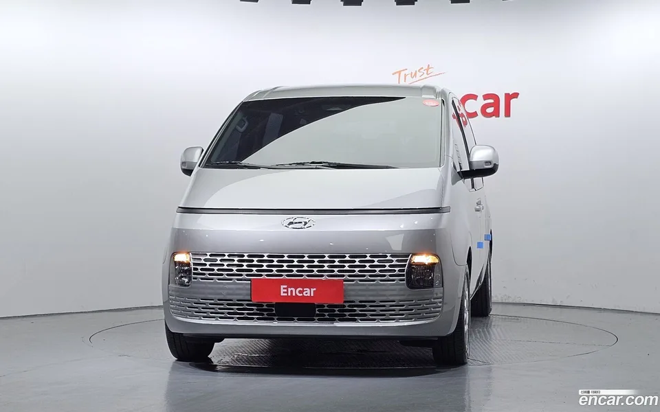 Hyundai Staria 11 2023 — thumbnail 3