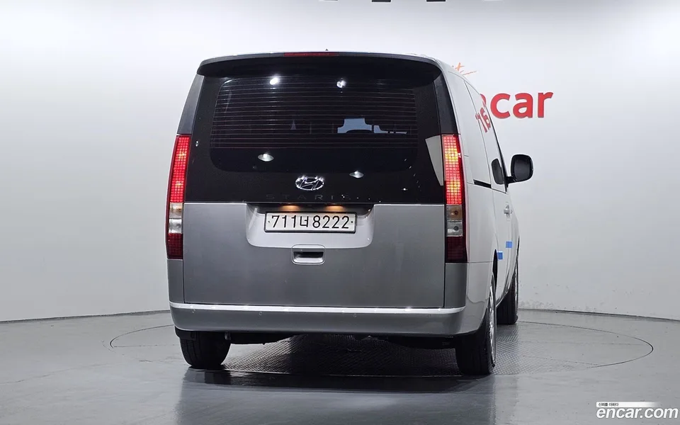 Hyundai Staria 11 2023 — thumbnail 4
