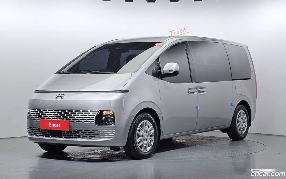 Hyundai Staria 11 2023 — photo 1, buy with delivery to Moscow